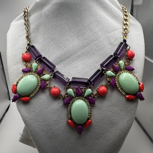 ETC! Statement necklace - Picture 1 of 8